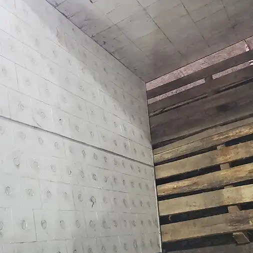 陶瓷片在矿用溜槽防磨中的应用原理与工艺优势